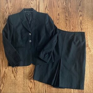 Anne Klein Black Pinstripe Skirt Suit 4P
